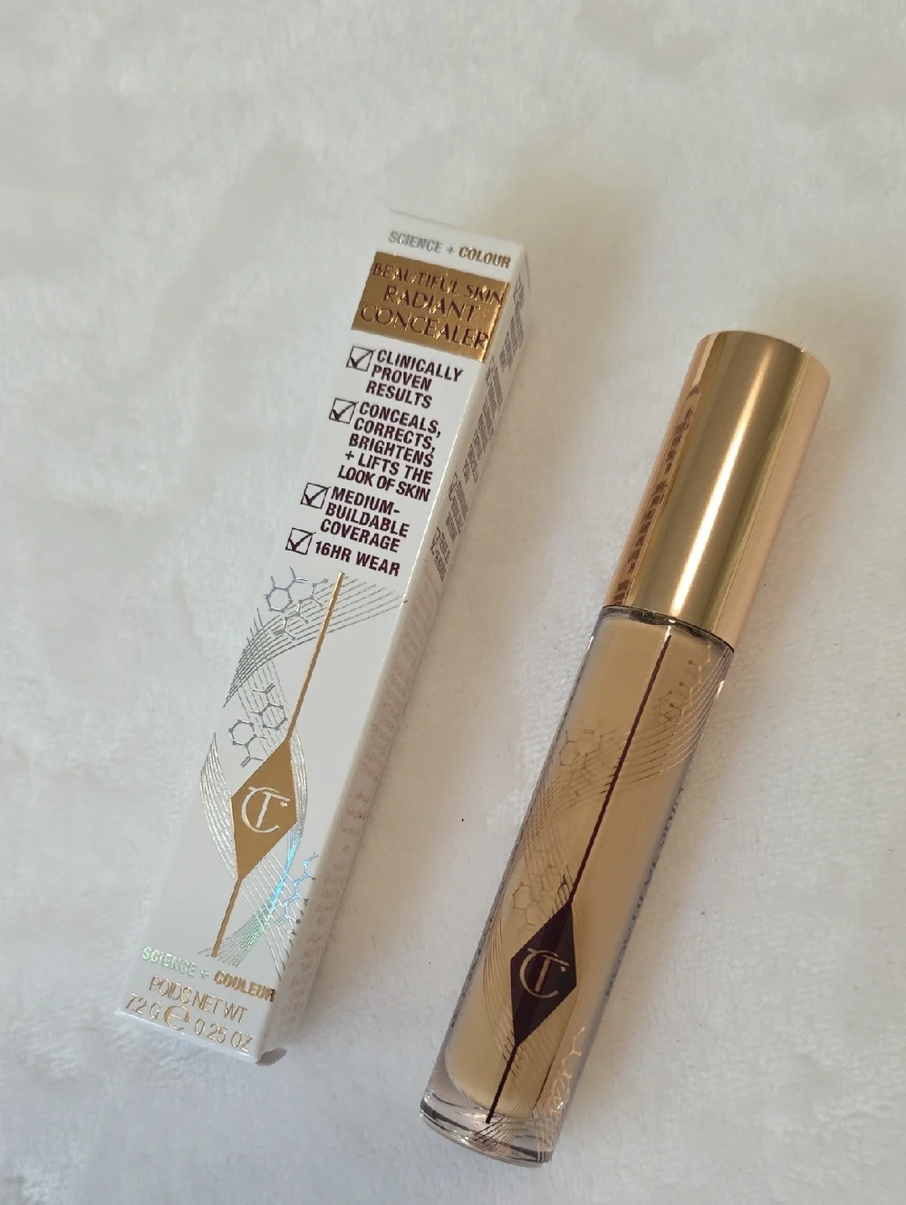 NIB Charlotte Tilbury Beautiful Skin Radiant Concealer in 9.5 Tan Dore